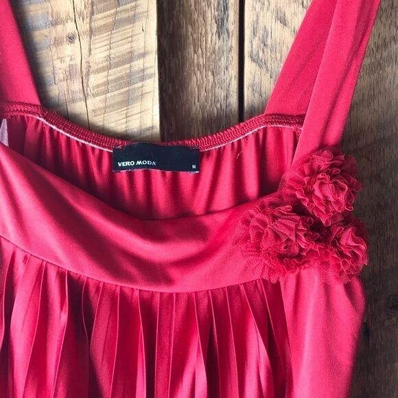 Vero Moda silklike red camisole - Picture 2 of 4